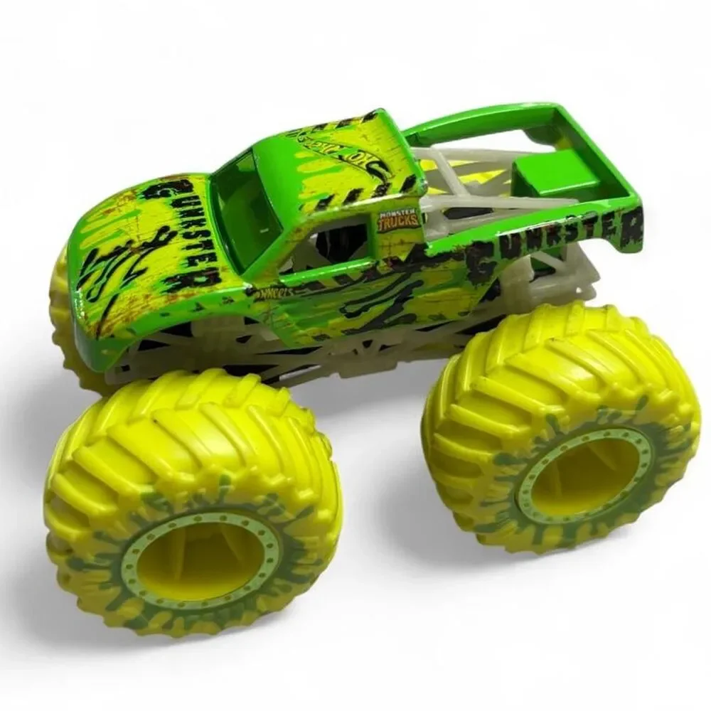 Hot Wheels Monster Trucks Gunkster 1:64 Green & Yellow